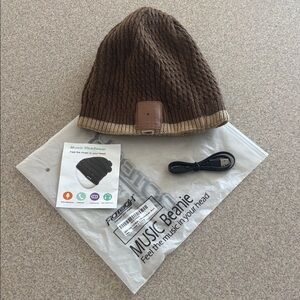 Bluetooth Music Beanie Brown Unisex Hat, Handsfree